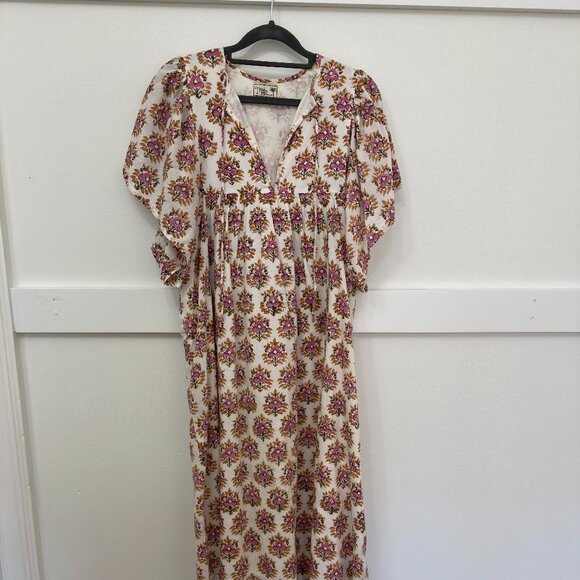 Mille Resort & Travel Saffron Dress in a coral medallion floral print. - Picture 4 of 6